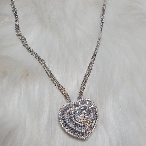 Cz triple heart pendant with 20" triple chain - Picture 3 of 12